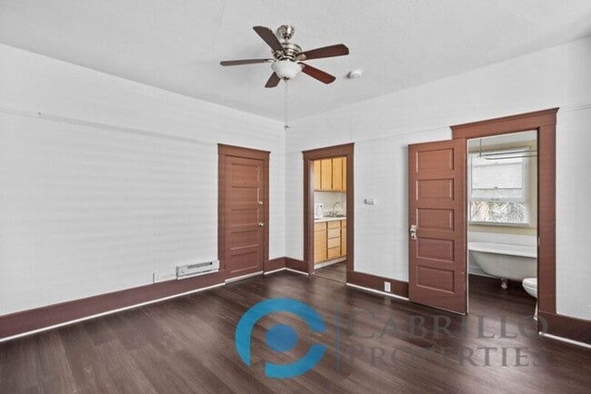 Foto del edificio - 2203-8 Broadway