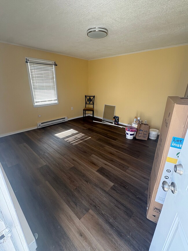 Building Photo - 1208 Daniels Ave
