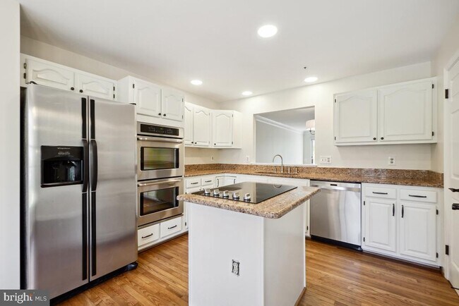 Foto del edificio - 30 Sterling Ct