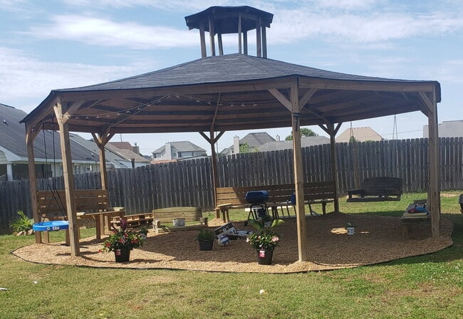 Building Photo - 13 McLendon Rd