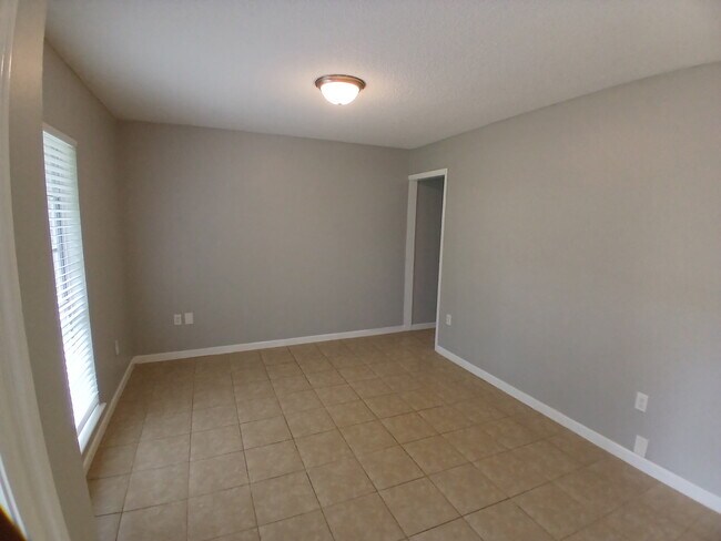 Foto del edificio - 4975 Huron Rd