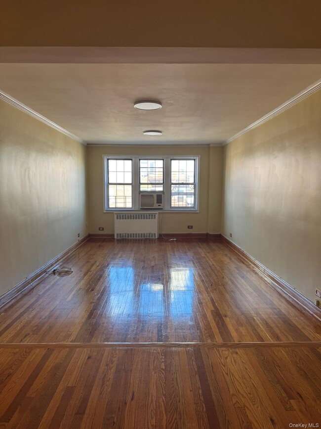 Building Photo - 102-40 67th Dr