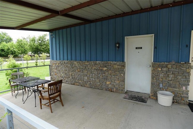 Building Photo - 14100 Old Richmond Rd