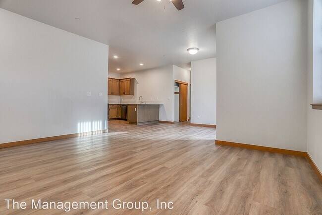 Foto del edificio - 2 br, 2.5 bath House - 3371 Lewis Lane