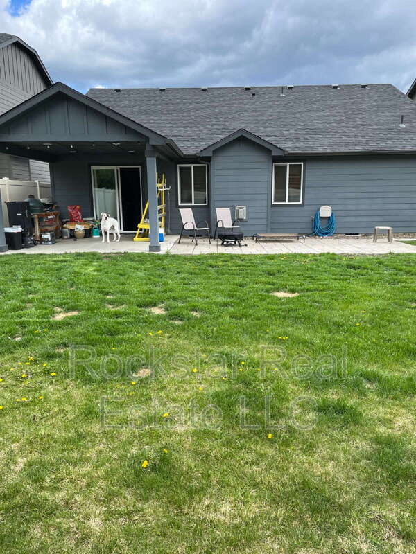 Foto del edificio - 1327 N Rogue River St