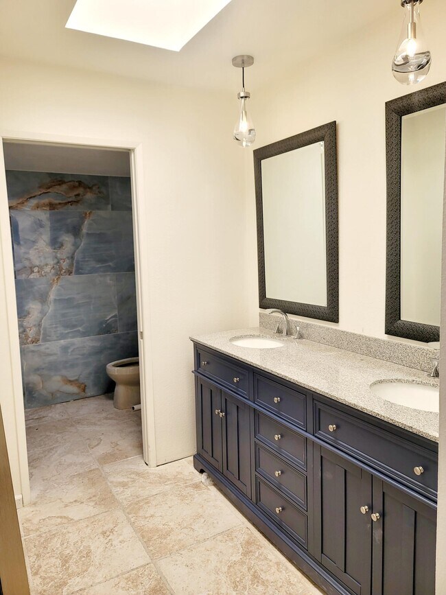 Building Photo - 44529 Sorrento Ct