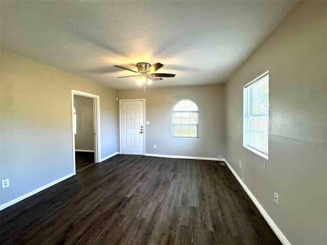 Foto del edificio - 1545 Garden Rd