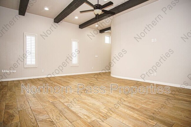 Foto del edificio - 12910 Terrington Ave