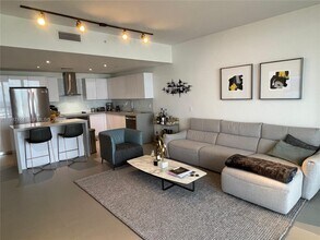 Building Photo - 1600 NE 1st Ave