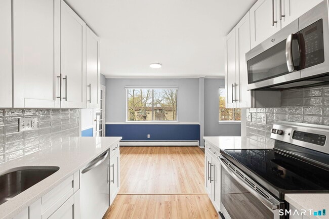Building Photo - 154 Cold Spring Rd