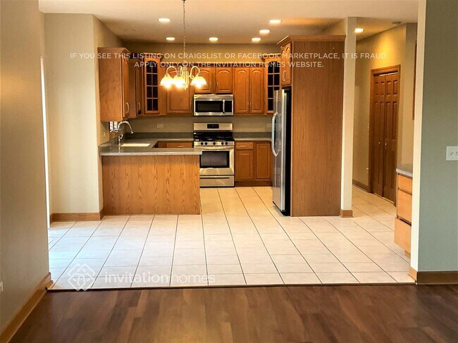 Foto del edificio - 8172 Parkview Ln