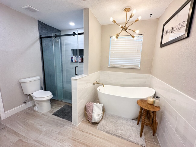 Building Photo - 1577 Compass Ct