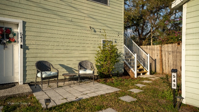 Building Photo - 541 W Hancock St