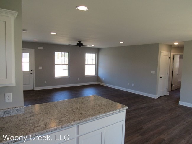 Building Photo - 1524 Andes Rd
