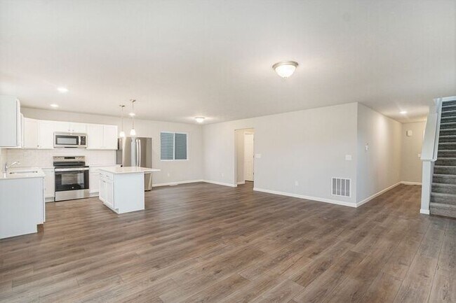 Foto del edificio - Special Offer: Get 50% off your first month’s rent when you apply by March 28th! Limited time onl...
