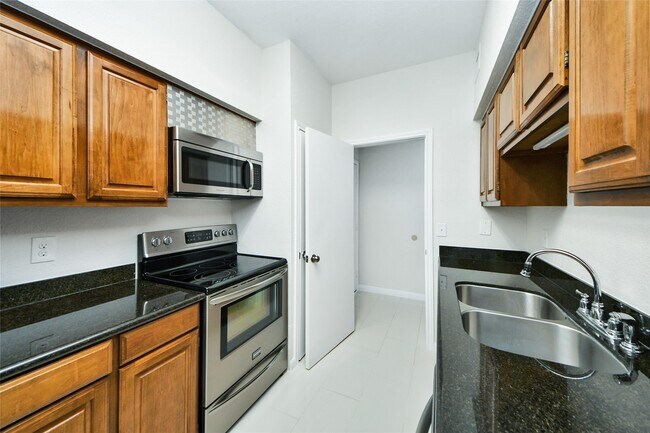 Foto del edificio - 2400 N Braeswood Blvd