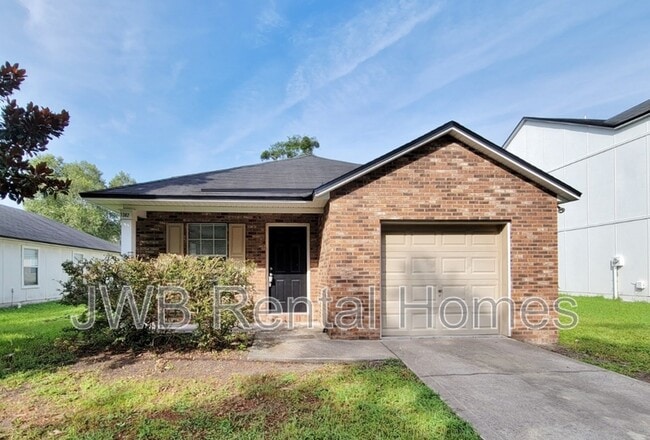 Building Photo - 1382 Manotak Ave
