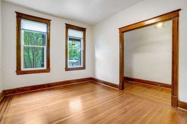 Building Photo - 1108 Lamont St NW