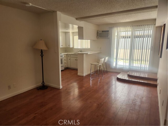 Foto del edificio - 14301 Addison St