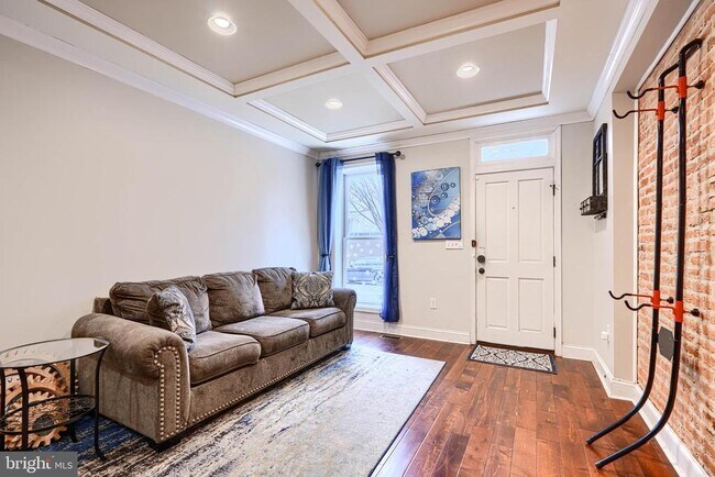 Building Photo - 1730 E Chase St