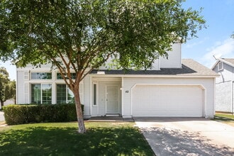 Building Photo - 441 S Maple