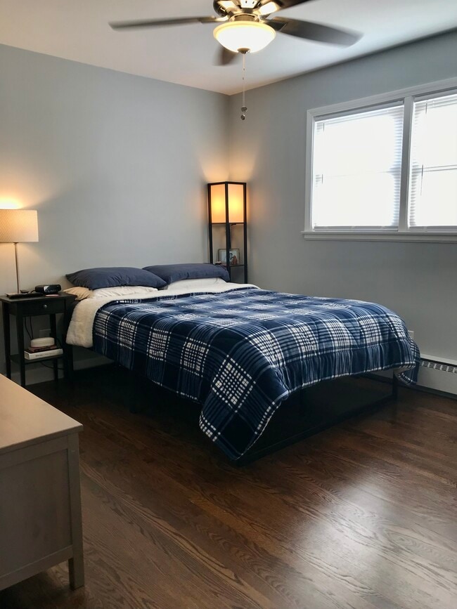8257 W Lawrence Ave Unit 1, Norridge, IL 60706 Apartments in