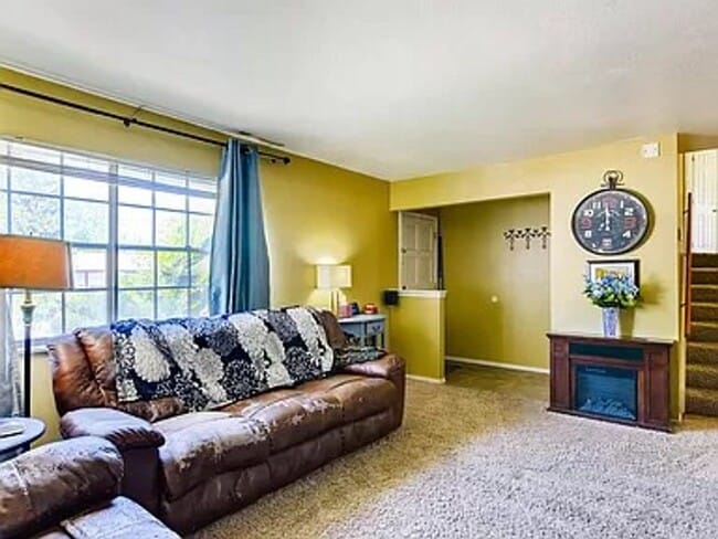 Building Photo - 2660 Villa Loma Dr