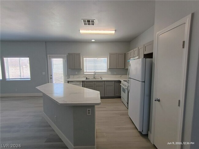 Foto del edificio - 6045 Gum Springs St