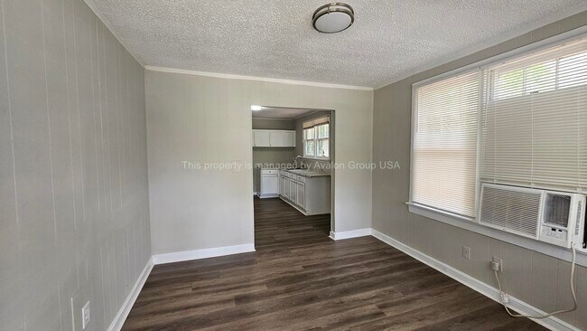 Foto del edificio - 738 Westbrook Rd