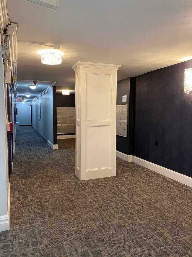 Building Photo - 700 JFK Blvd E