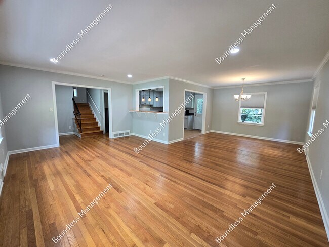 Foto del edificio - 2233 Leafmore Dr