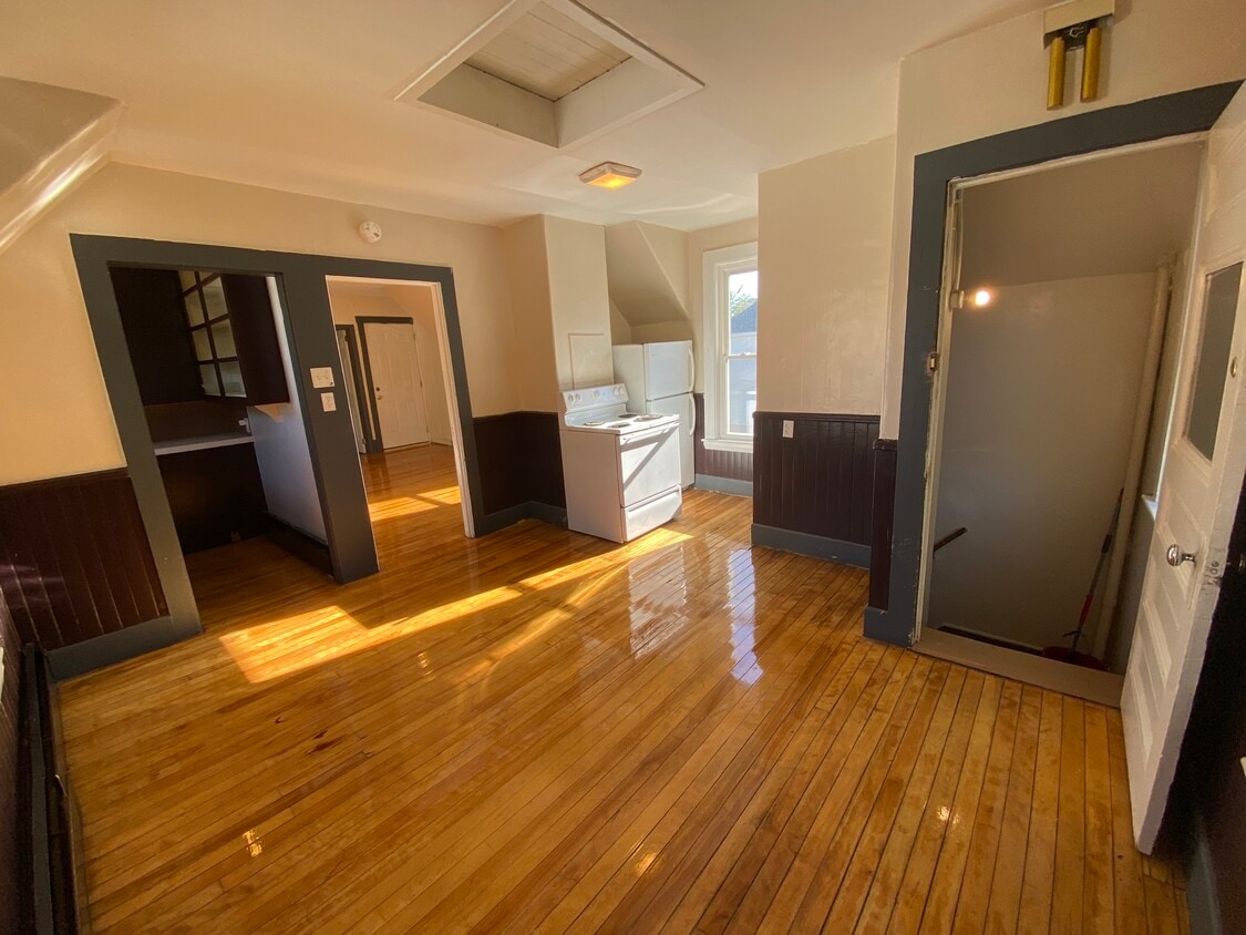 290 Cumberland St Unit 4, Westbrook, ME 04092 Apartments in Westbrook, ME