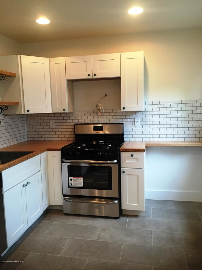 Building Photo - 25 Church St