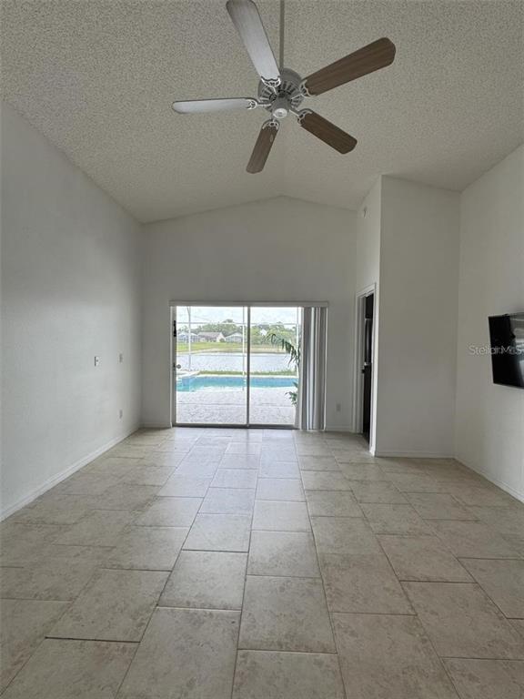 Foto del edificio - 1144 Clear Creek Cir