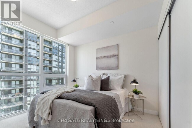 Photo du bâtiment - 4011-4011 Brickstone Mews