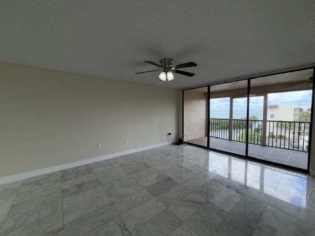 Foto del edificio - 5803 N Banana River Blvd