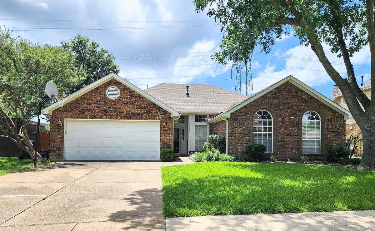 Primary Photo - 3708 Racquet Ct