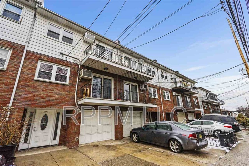 Primary Photo - 307 Neptune Ave