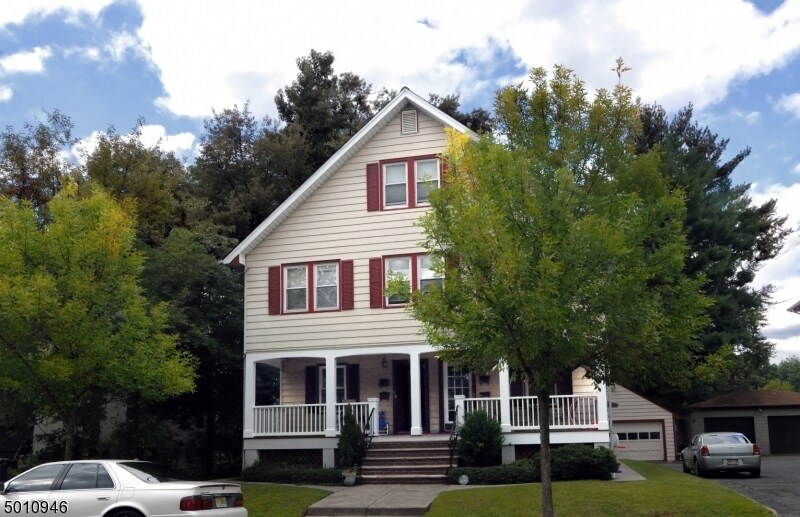 Primary Photo - 70 2nd Ave