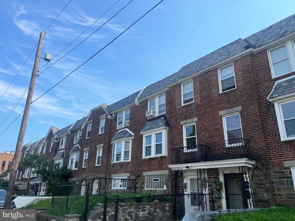 Primary Photo - 1418 Greeby St