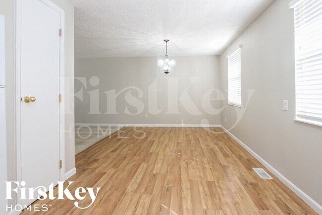 Building Photo - 1273 W Stillwater Ln