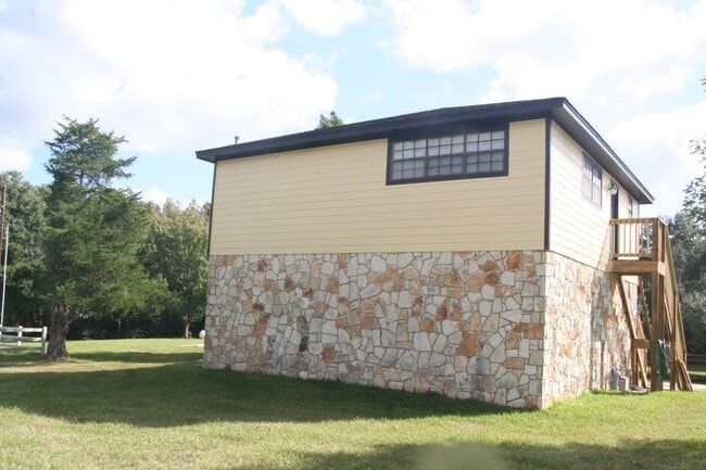 Building Photo - 11721 Schaffner Rd