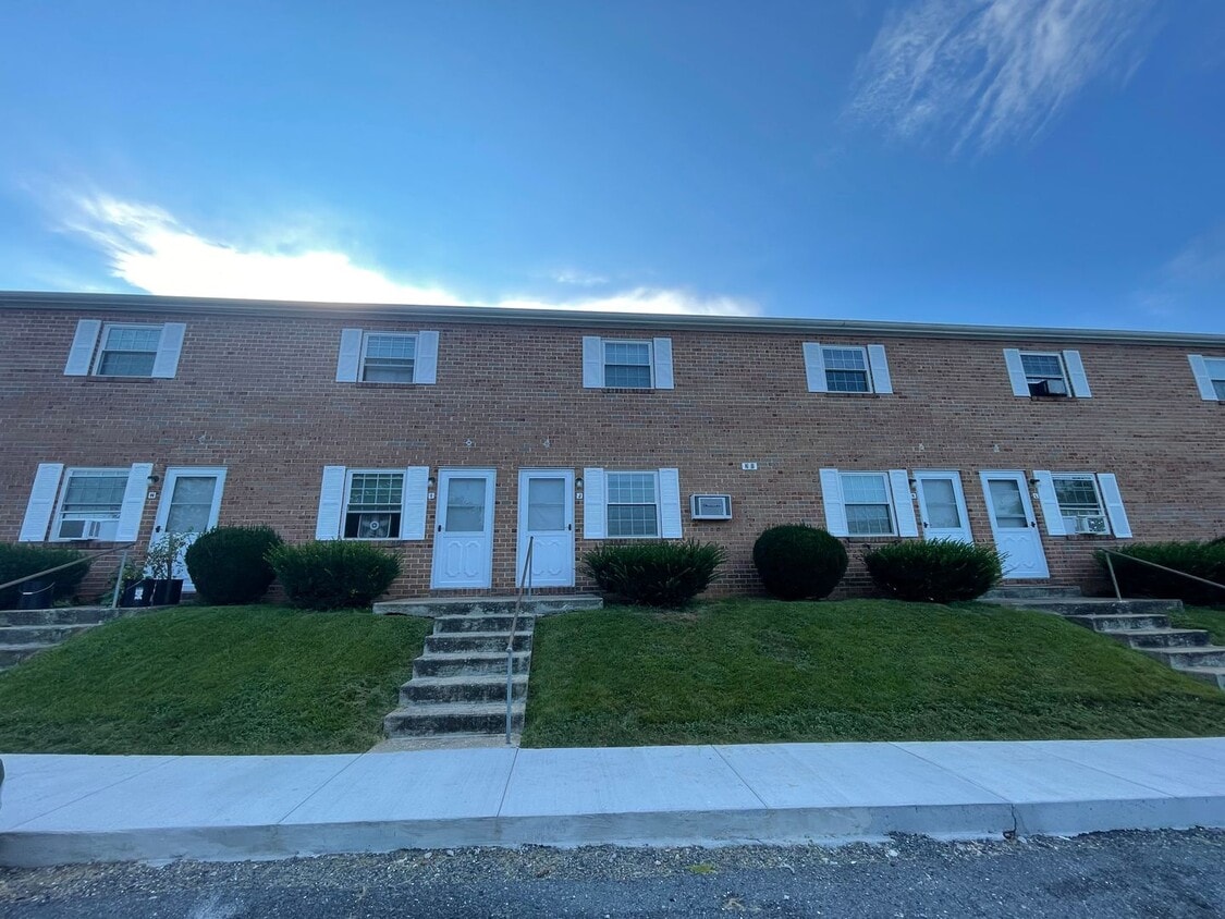 Primary Photo - One bedroom apartment for rent near EMU in...