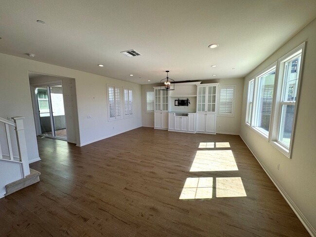 Building Photo - 4 Bed + 3 Bath Solana Heights Home with Ocean & Island Views