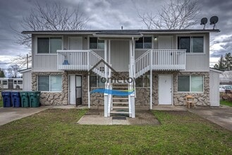 Building Photo - 110 E Borah Ave