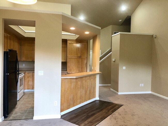 Building Photo - Kent Duplex