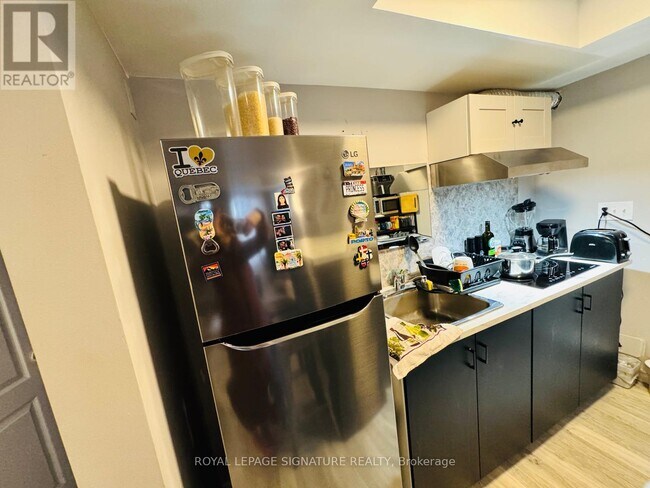 Building Photo - 87 Leroy Ave