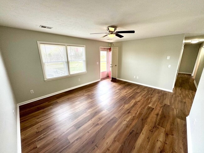 Foto del edificio - 185 Stonehouse Rd