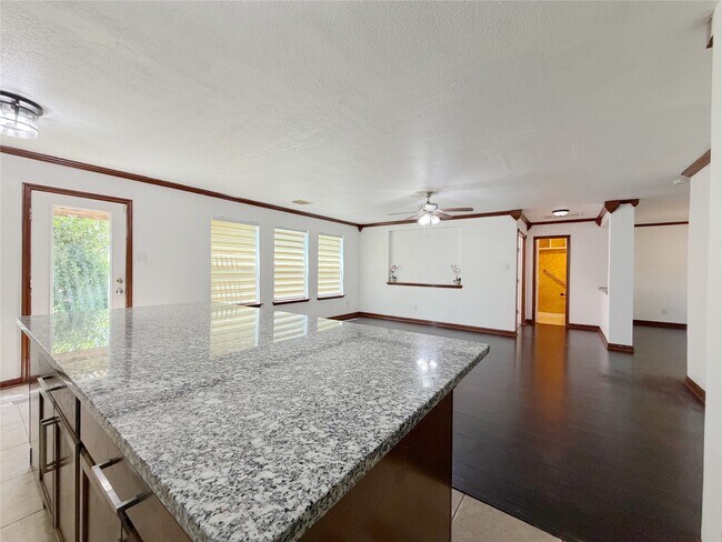 Foto del edificio - 4707 Meadowthorn Ct