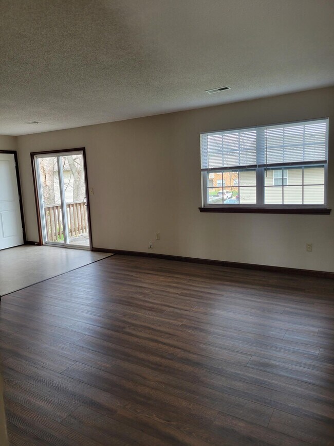 Foto del edificio - 5 Cherry Tree Ln